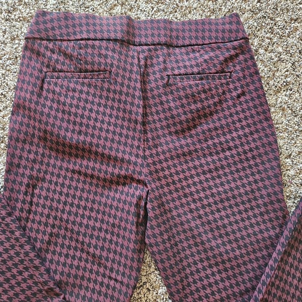 Liz Claiborne Lisa Straight Leg Pull On Mid Rise Burgandy Houndstooth Pants 6 - Picture 4 of 5